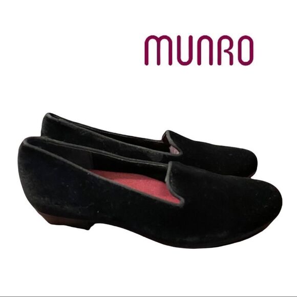 Munro Women's Black Velvet Slip-on Ballet Flats 7 - Picture 1 of 6